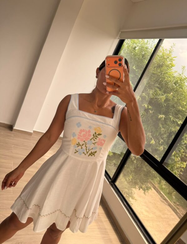 VESTIDO CORTO
